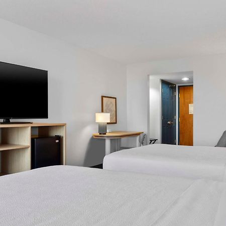 Spark By Hilton Greensboro Εξωτερικό φωτογραφία