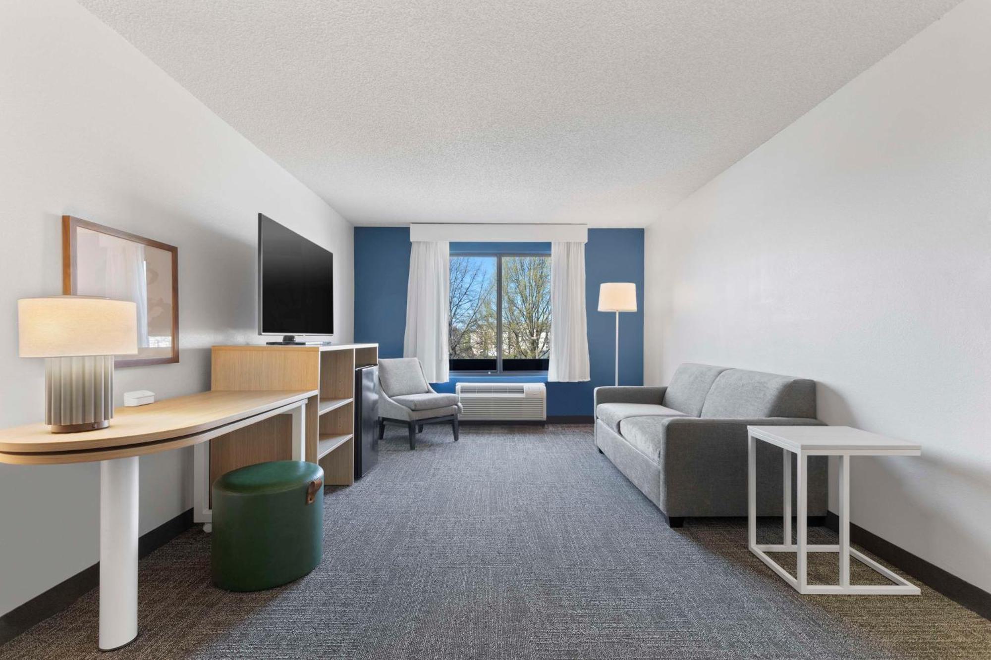 Spark By Hilton Greensboro Εξωτερικό φωτογραφία