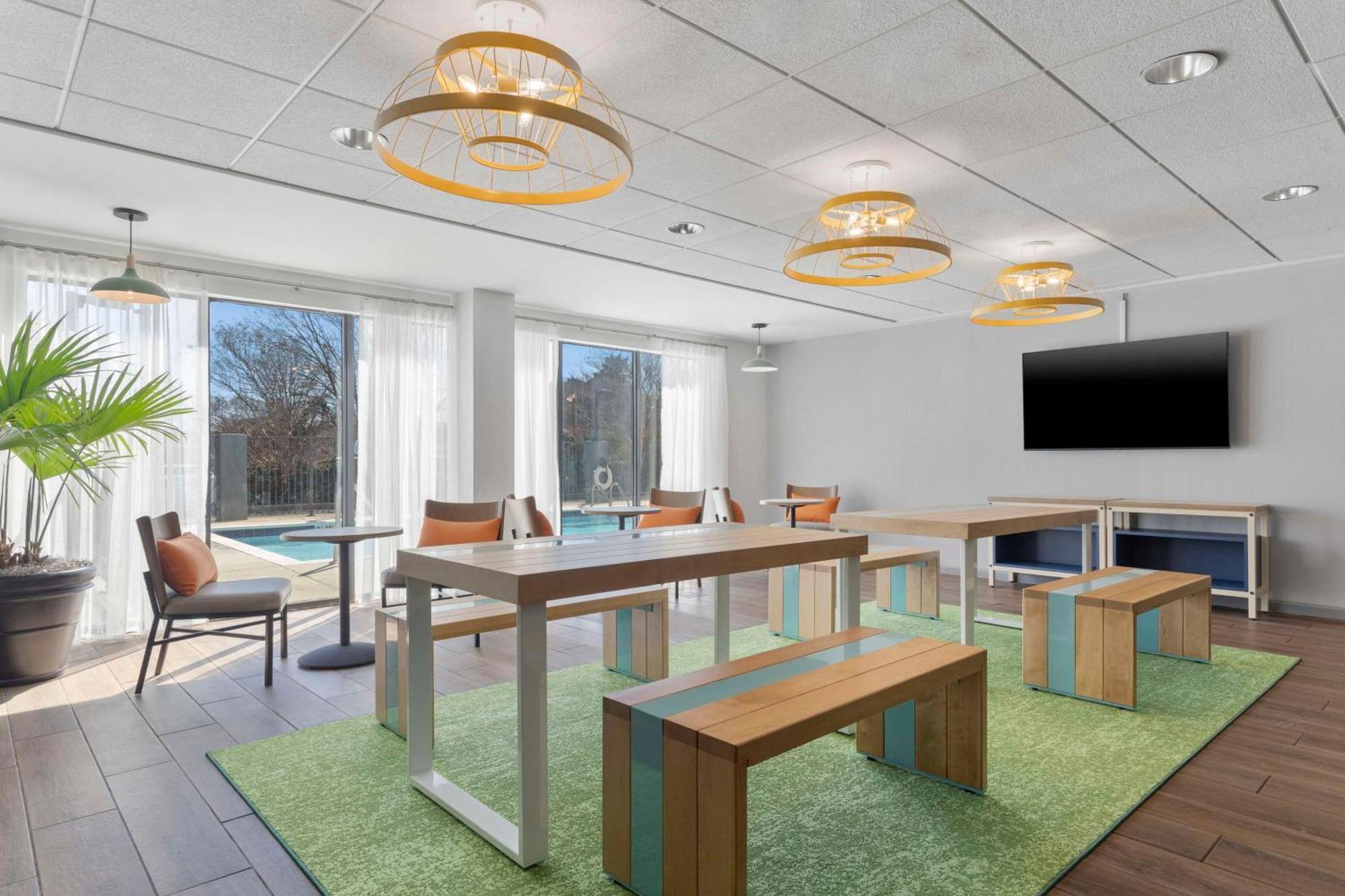 Spark By Hilton Greensboro Εξωτερικό φωτογραφία