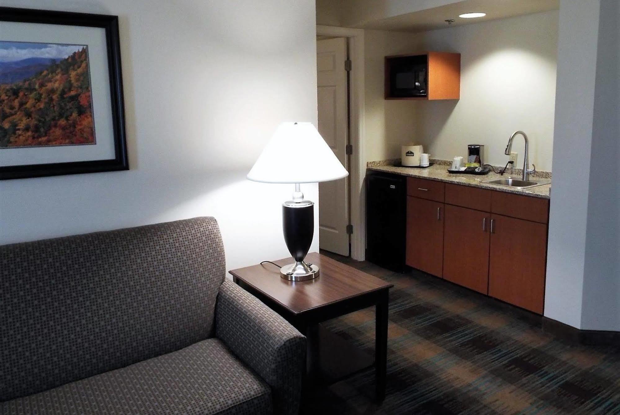 Spark By Hilton Greensboro Εξωτερικό φωτογραφία