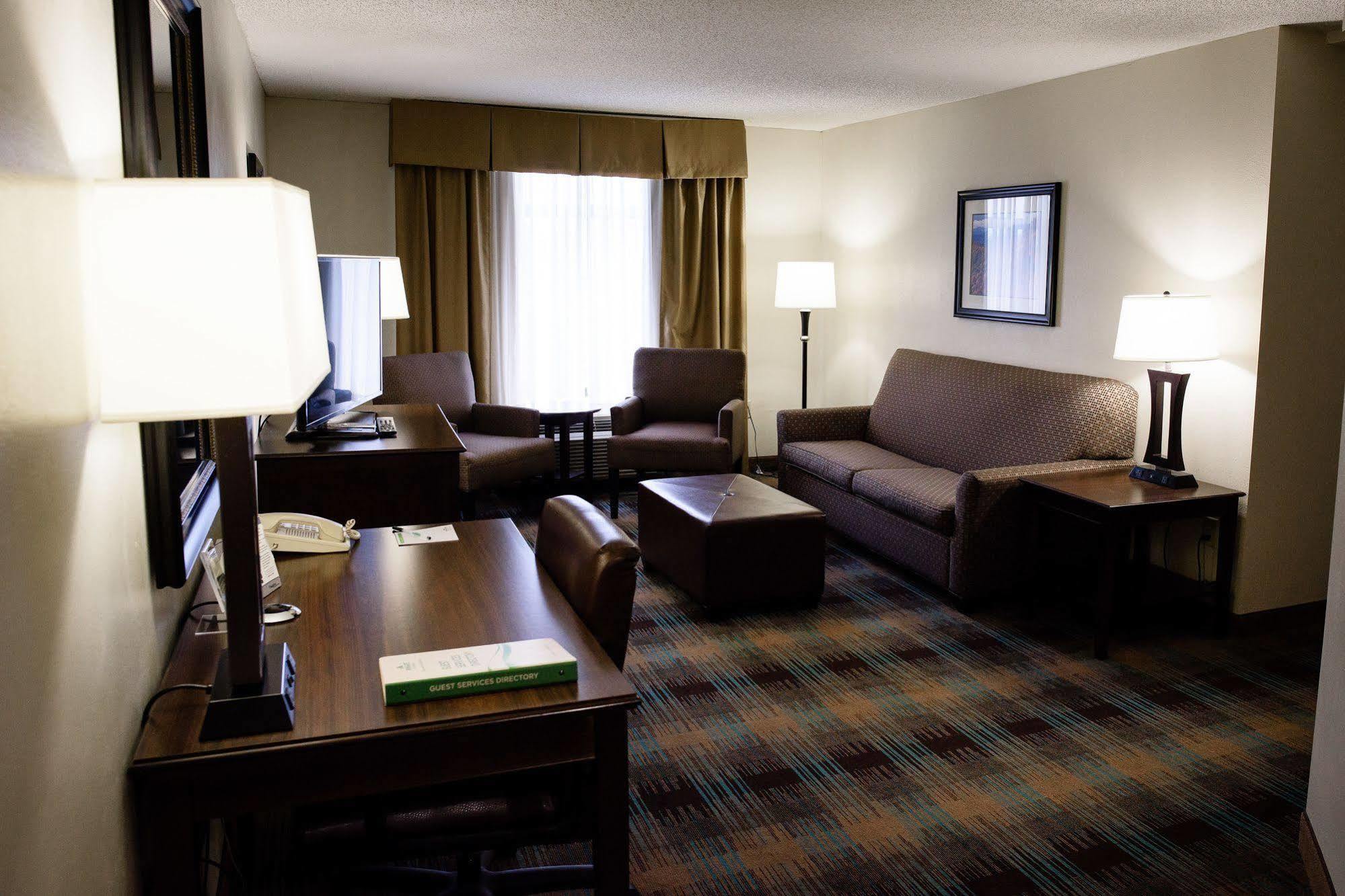 Spark By Hilton Greensboro Εξωτερικό φωτογραφία